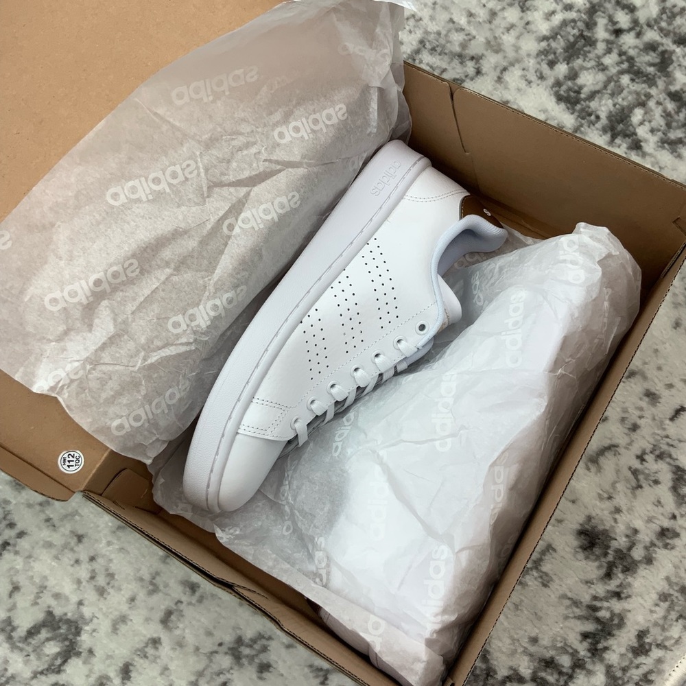 NIB Adidas Advantage women’s tennis shoes - Picture 8 of 8